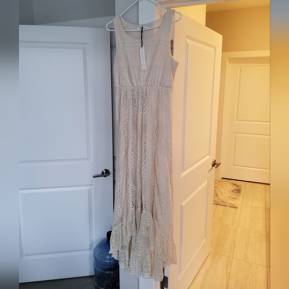 Solitaire by Ravi Khosla Crochet Hi/Lo Maxi Dress - Picture 13 of 16